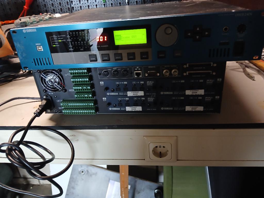Yamaha DME24N, Muziek en Instrumenten, Ophalen, Gebruikt, 10 tot 20 kanalen