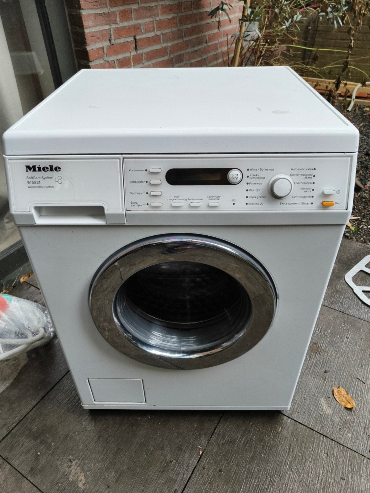 Miele W5821 SoftCare System wasmachine - pomp defect?, Ophalen, Gebruikt, Voorlader, 85 tot 90 cm
