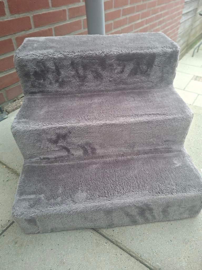 Trapje voor honden, Ophalen, Zo goed als nieuw