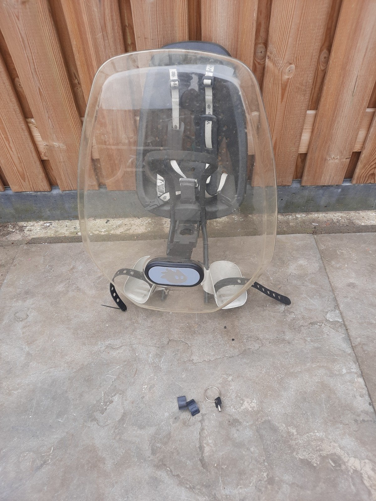 Yepp fietsstoeltje met windscherm adapter en sleutel
prijs, Ophalen, Voetsteuntjes, Yepp (GMG), 0 t/m 18 kg