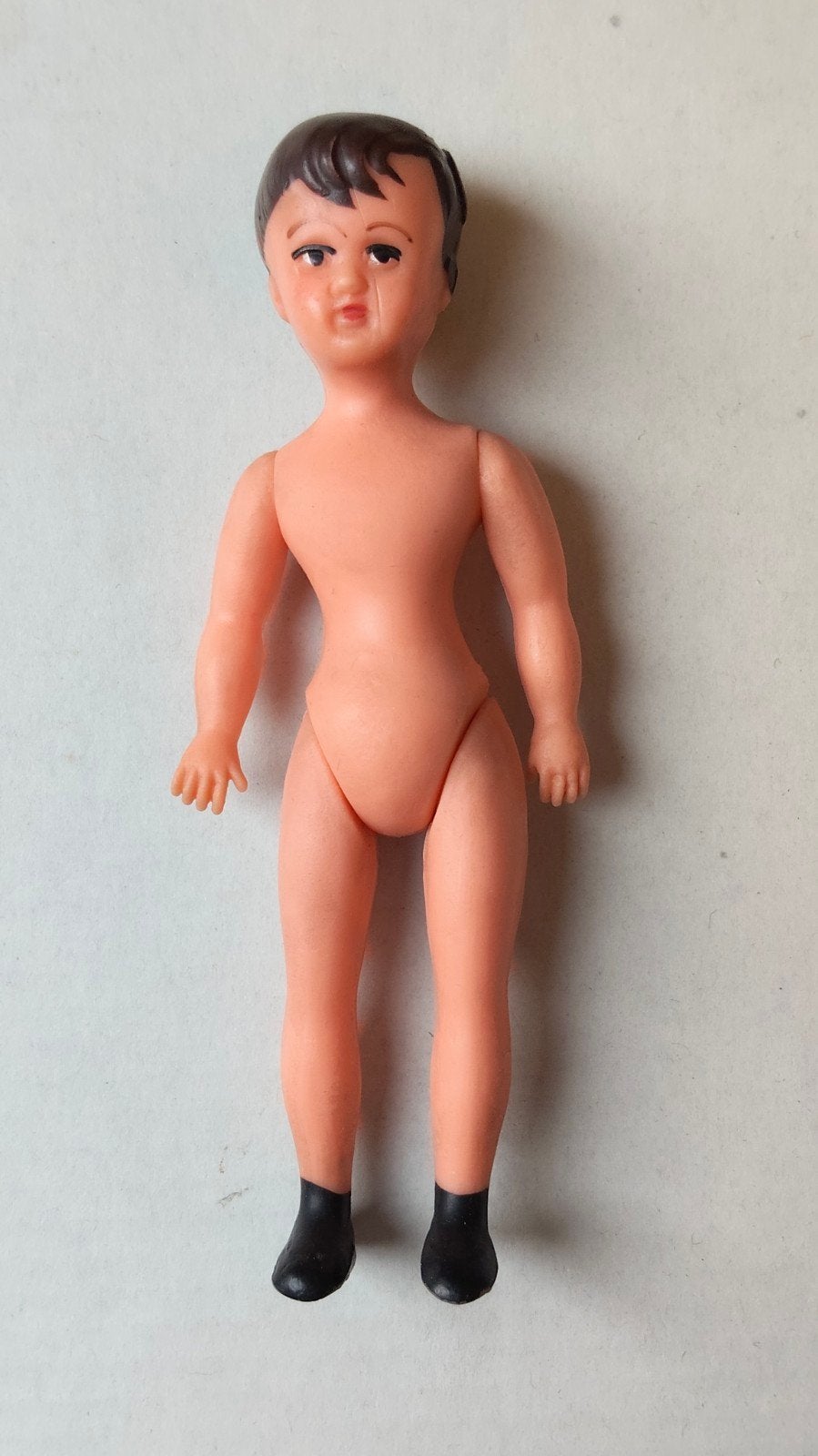 Vintage Ari jongenspop poppenhuis 11 cm, Verzamelen, Ophalen of Verzenden, Gebruikt, Poppenhuis