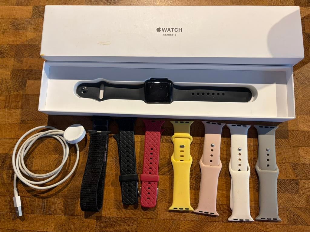 Apple Watch Series 3 38mm space grey smarthorloge, Ophalen of Verzenden, Gebruikt, Zwart, IOS