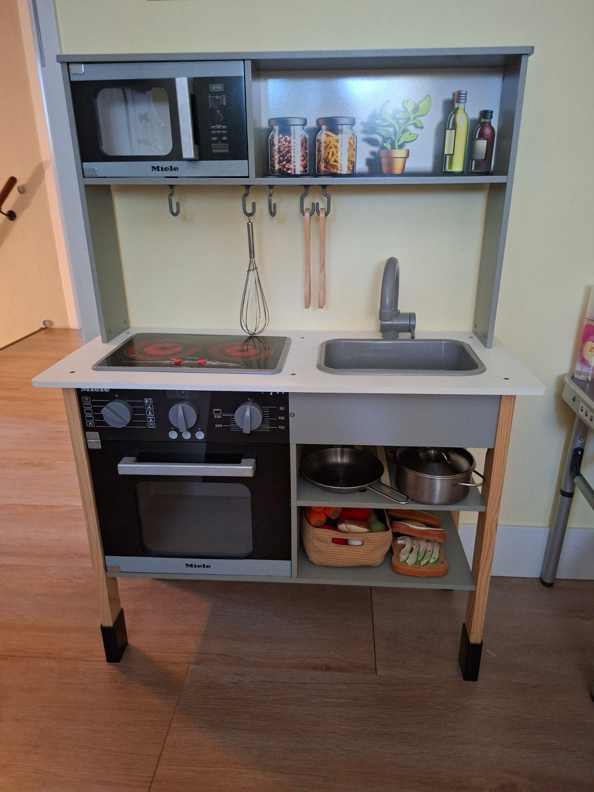 Miele speelkeuken met licht en geluid, Ophalen, Gebruikt, Ontdekken, Met licht