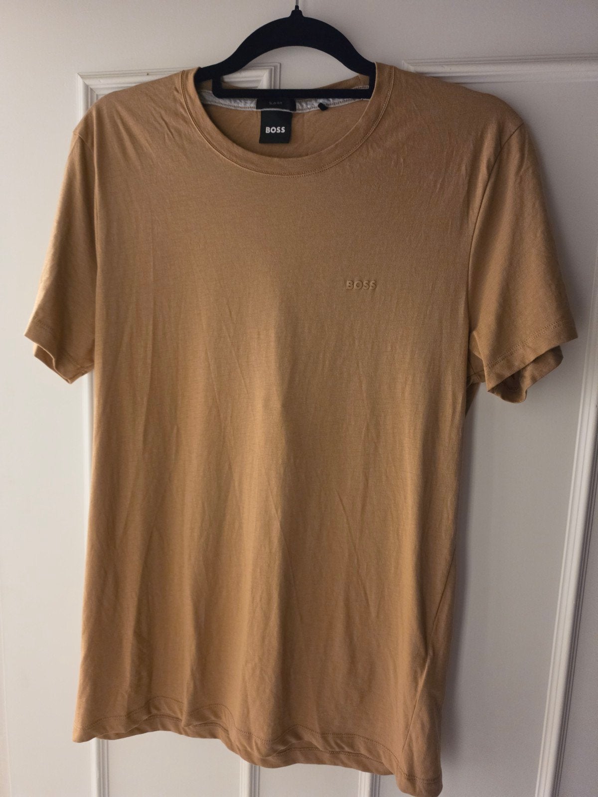 BOSS T-shirt in bruin - Maat L, Kleding | Heren, Ophalen, Maat 52/54 (L), BOSS, Bruin