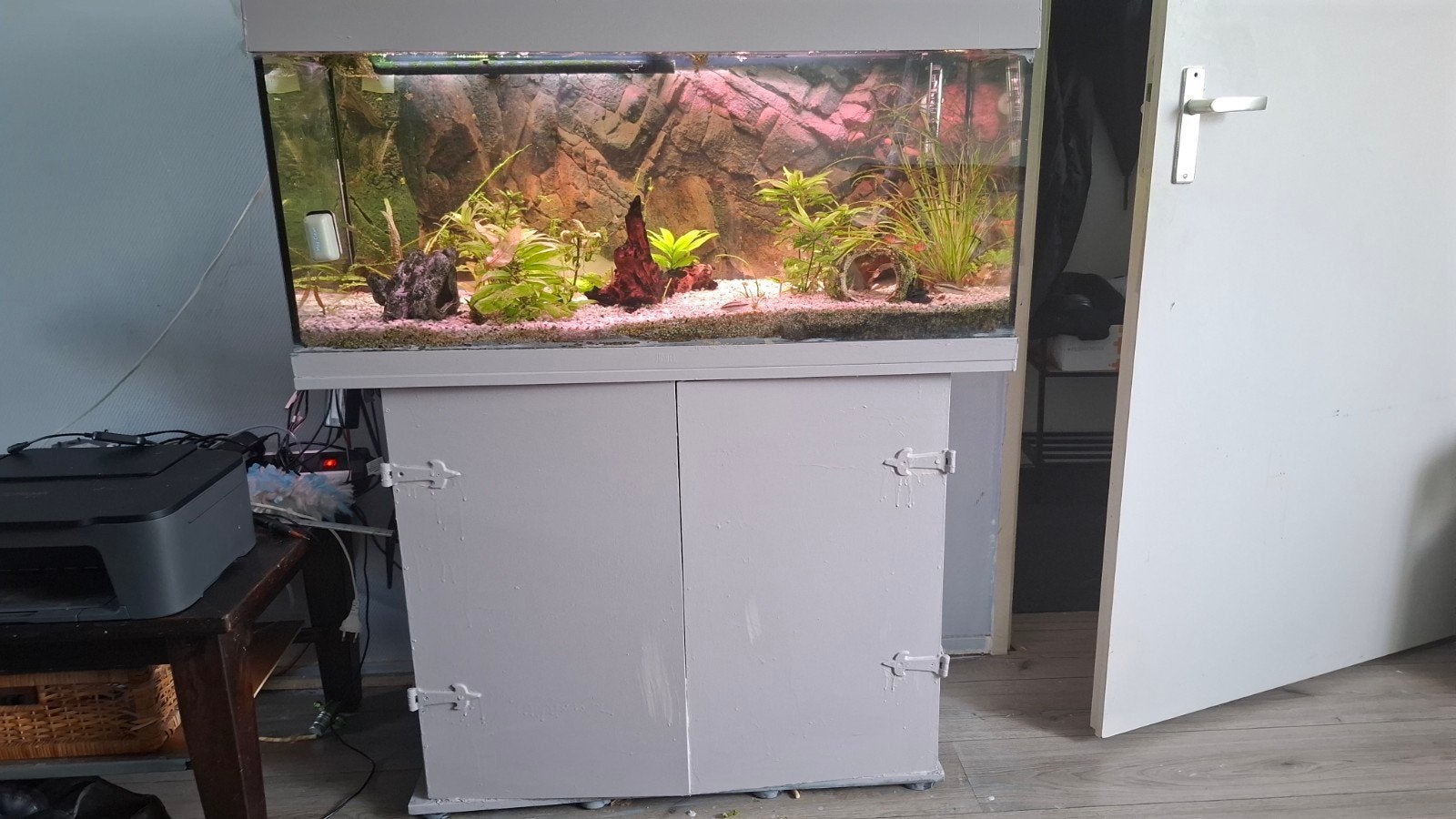 taupe kleur meubel, Dieren en Toebehoren, Vissen | Aquaria en Toebehoren, Ophalen, Inclusief planten, Gebruikt, Juwel