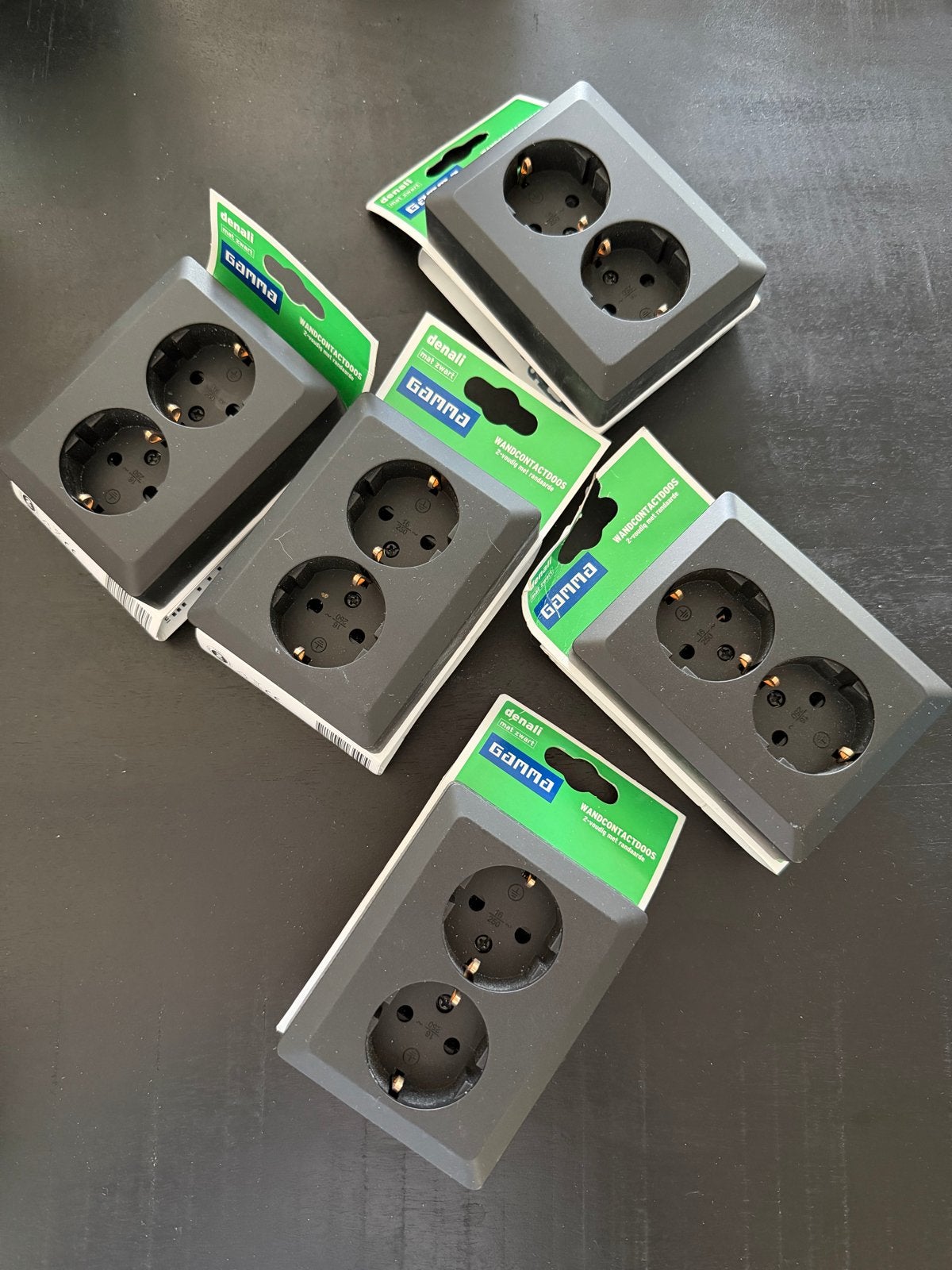Nieuwe Denall Gamma wandcontactdozen, mat zwart, Doe-het-zelf en Verbouw, Ophalen of Verzenden, Nieuw, Gamma, Stopcontact