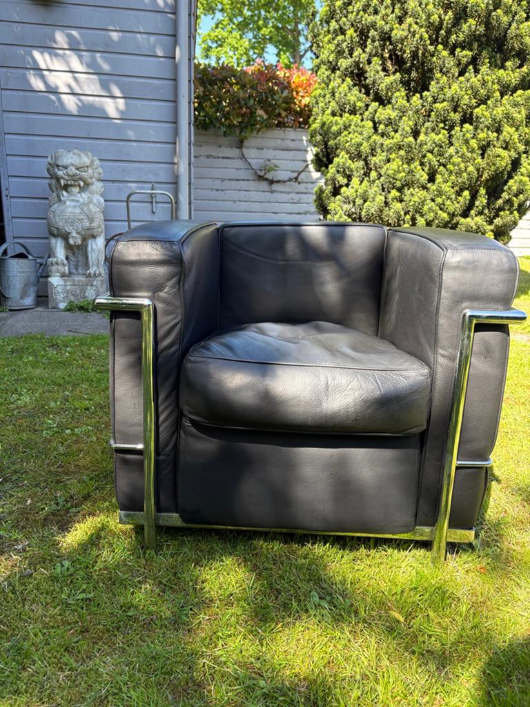 Vintage Le Corbusier design fauteils, Ophalen, Zo goed als nieuw, 50 tot 75 cm, Leer