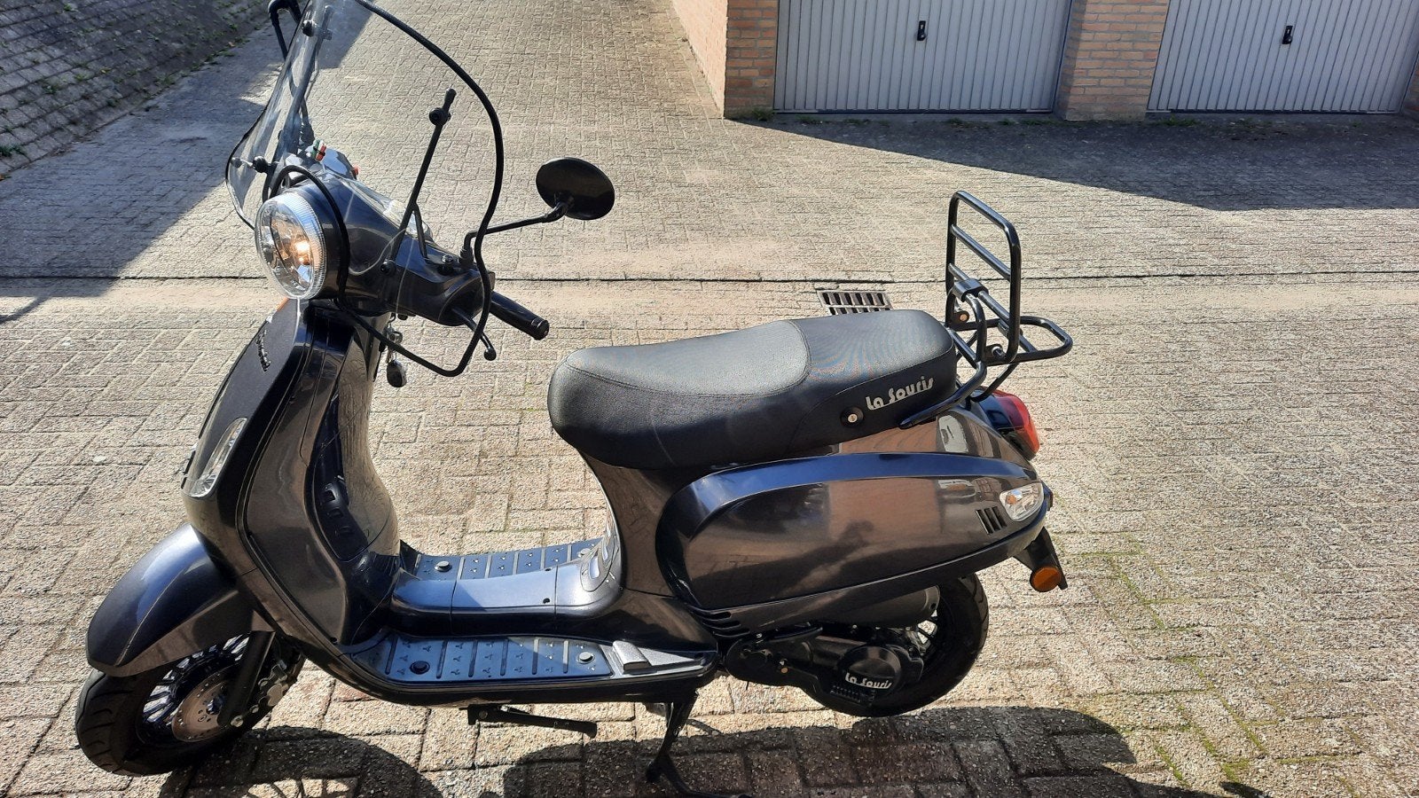La Souris Scooter Geel Kenteken 45 km/u - Bouwjaar 2020, Zo goed als nieuw, Benzine, Ophalen, Overige merken