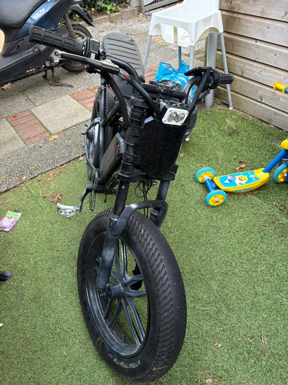 Zwart witte h9, Ophalen, Gebruikt, Maximaal 45 km/u