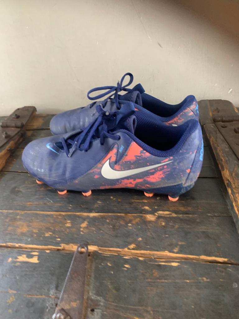 Voetbalschoenen maat 36,5 nog als nieuw, Sport en Fitness, Schoenen, Ophalen of Verzenden, Zo goed als nieuw, Maat S