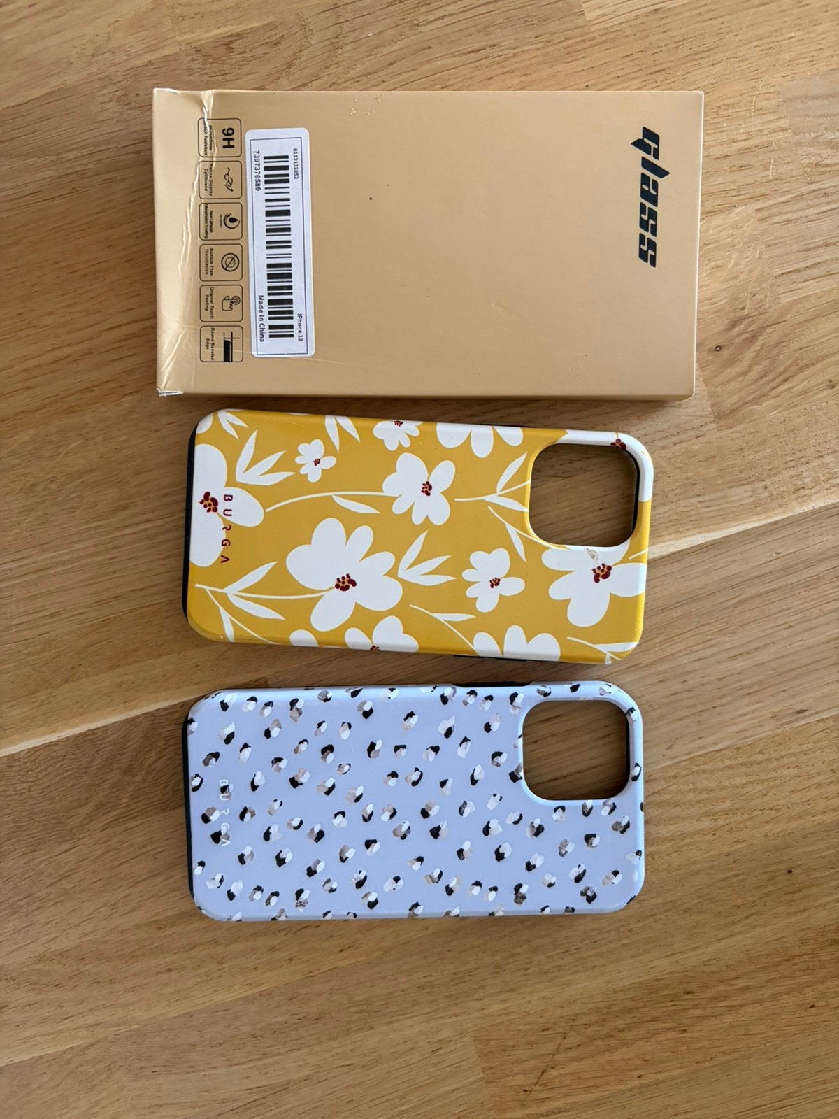 Hoesje IPhone 12 Burga + screenprotectors, Ophalen of Verzenden, Zo goed als nieuw, IPhone 12