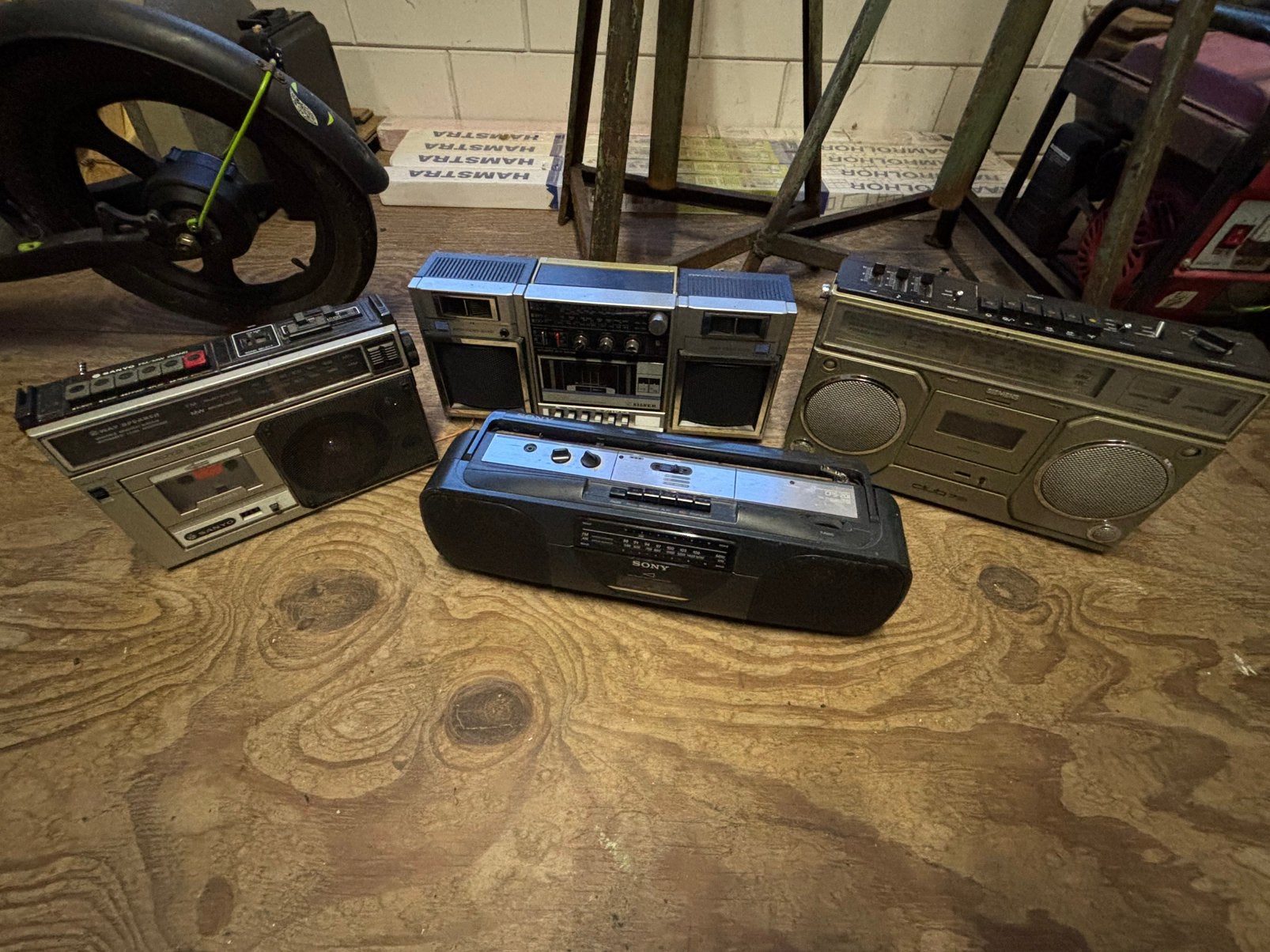 Oude draagbare radio’s, Ophalen
