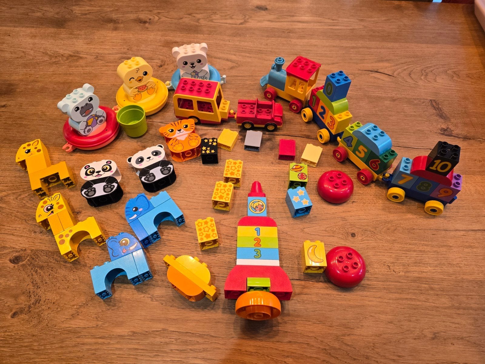 Duplo sets: trein, raket, bad dieren, auto met caravan, Ophalen of Verzenden, Gebruikt, Overige merken