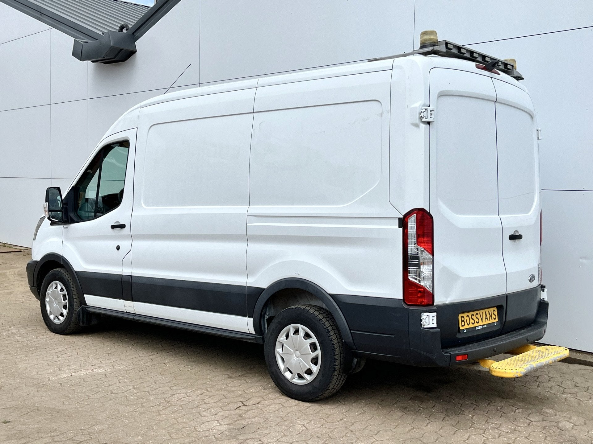 Ford Transit 2.0 TDCI 130PK L2H2 Airco Cruise Control Parkee, Auto's, Voorwielaandrijving, Zwart, 4 cilinders, 2800 kg