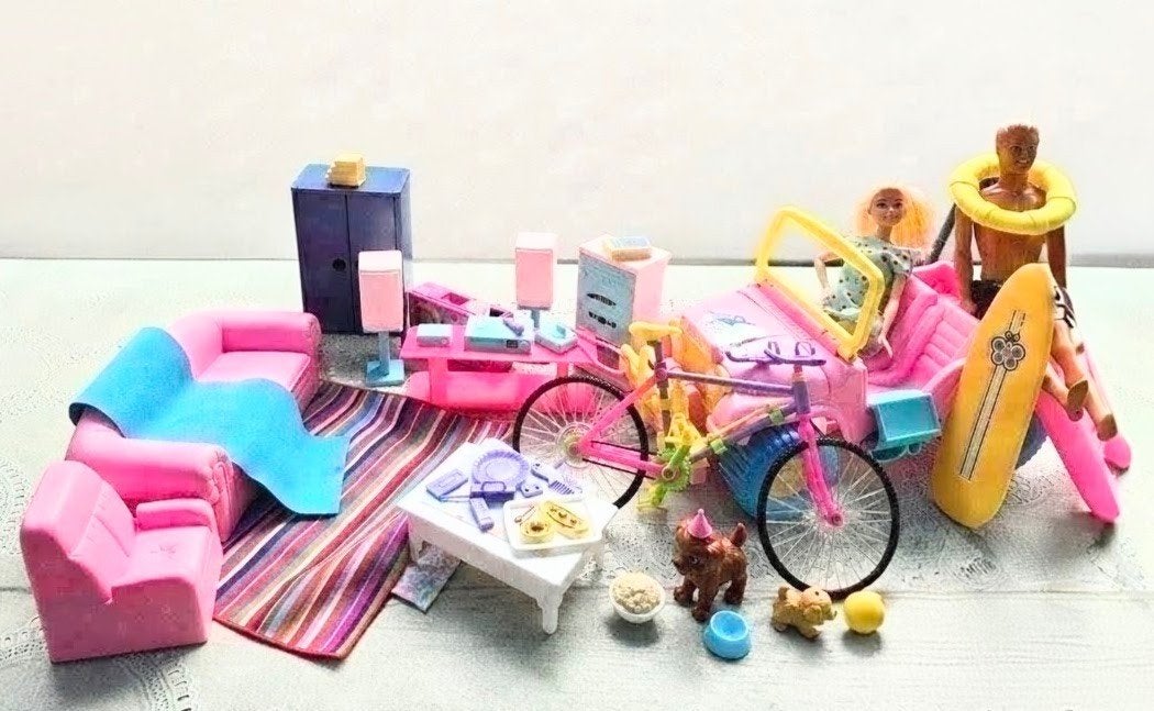 *GRATIS* barbies meubels auto fiets, Kinderen en Baby's, Ophalen, Gebruikt, Barbie