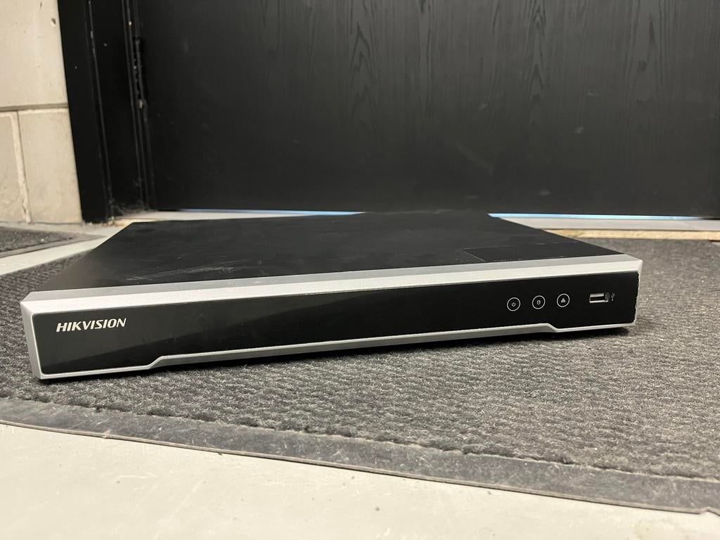 Hikvision DS-7608NI-K2/8P NVR - Zonder HDD, Ophalen of Verzenden, Gebruikt