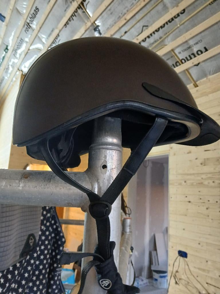 Cap/helm BR. Kleur bruin, Dieren en Toebehoren, Overige soorten, Ophalen of Verzenden, Zo goed als nieuw, Dames