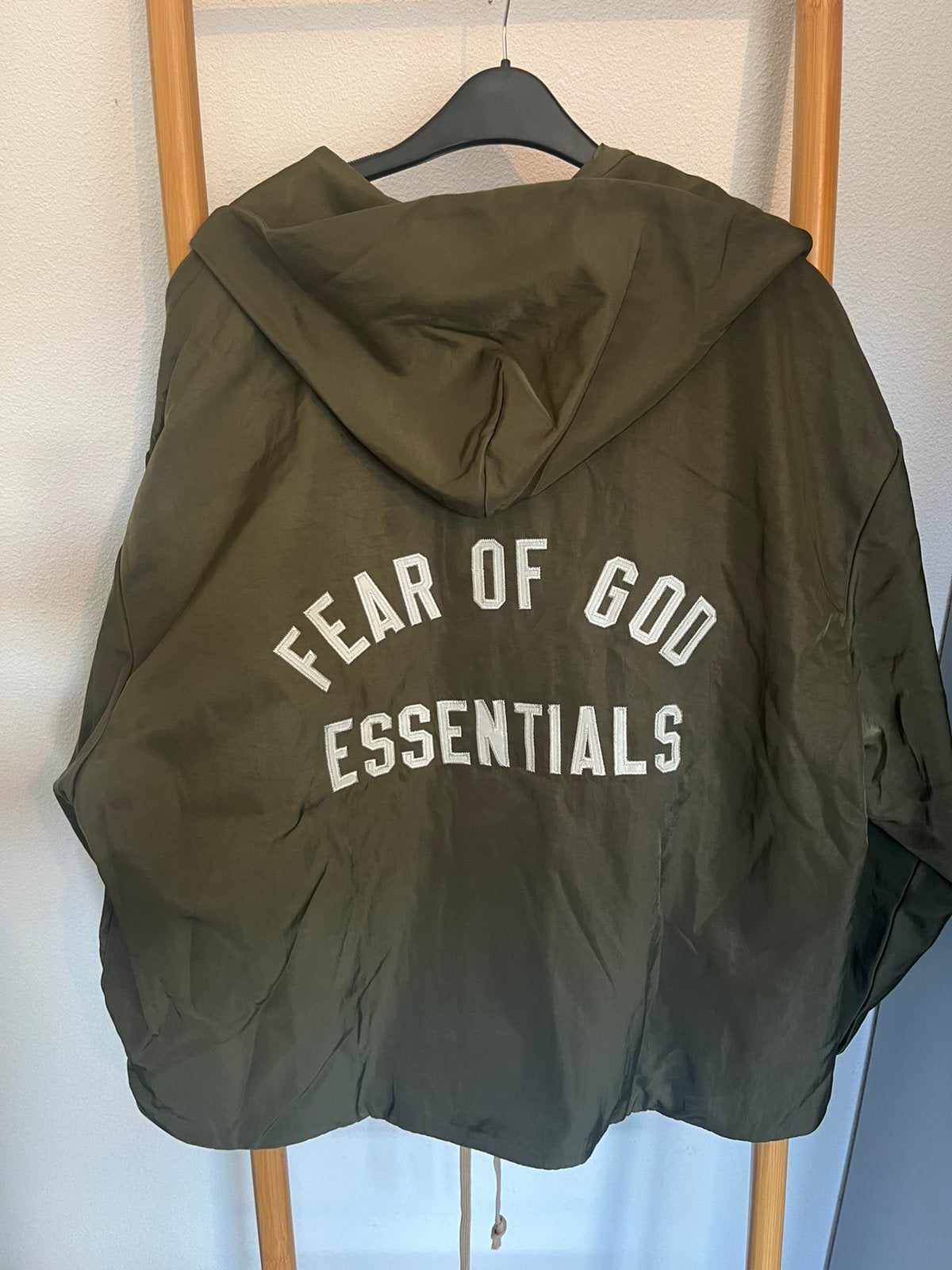 Fear of god essentials jas khaki maat s, Ophalen of Verzenden, Zo goed als nieuw, Groen