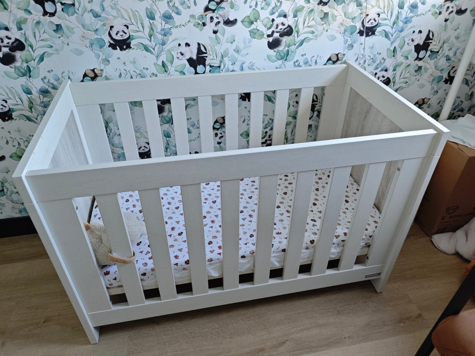 Complete babykamer: Commode, kledingkast en ledikant, Ophalen, Gebruikt, Jongetje of Meisje