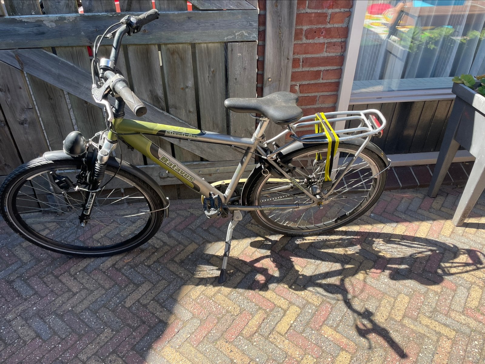 Leuk jongen fiets banden zijn zacht, Fietsen en Brommers, Ophalen, Gebruikt