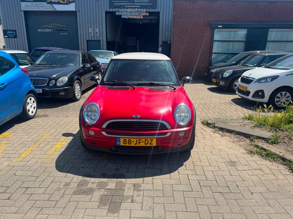 Mini 3-Deurs 1.6 One Salt Led Verlichting Nwe APK, Voorwielaandrijving, 15 km/l, Gebruikt, 4 cilinders