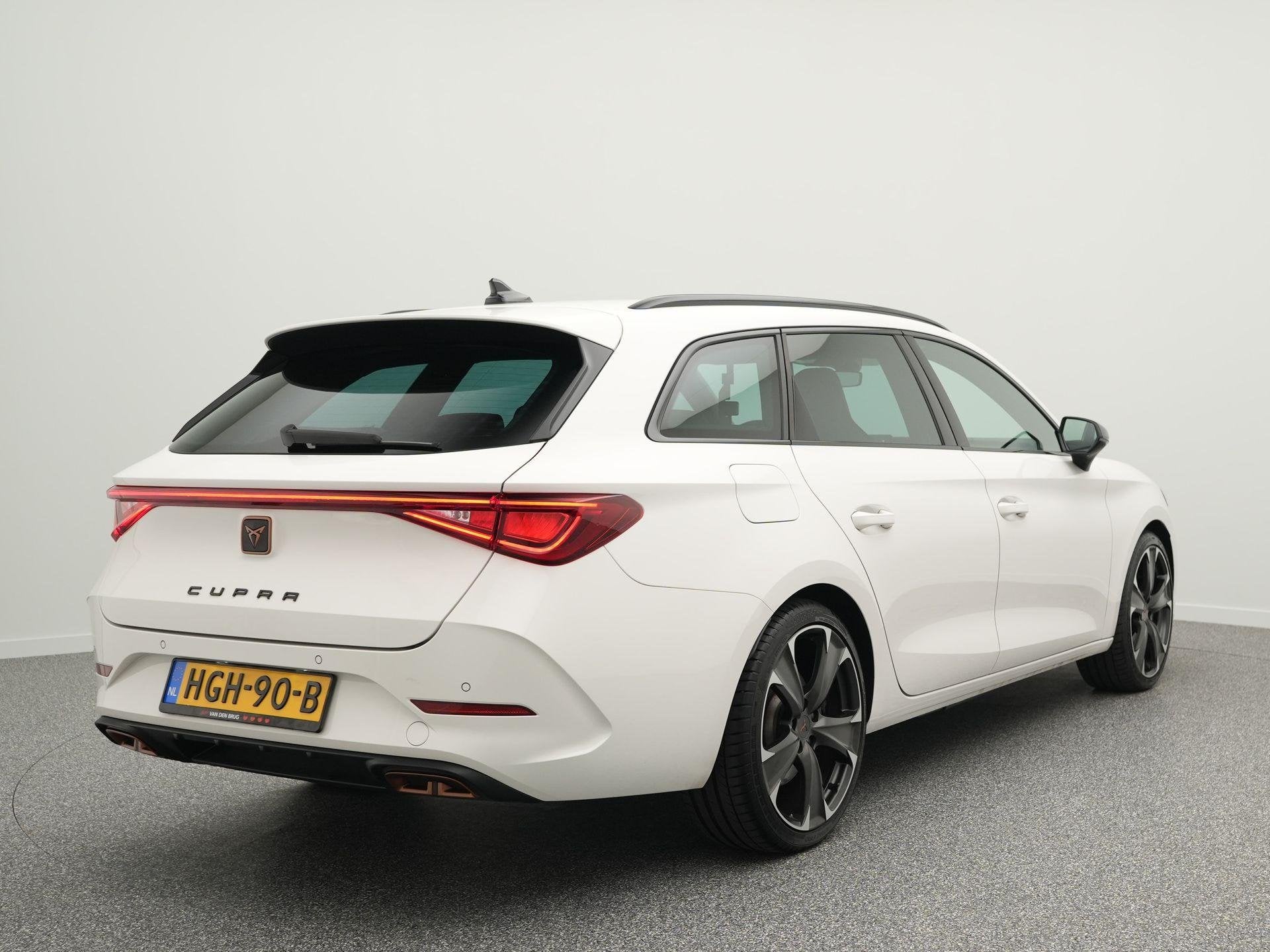 CUPRA Leon Sportstourer 1.4 e-Hybrid 245pk VZ | Cruise contr, Auto's, Cupra, Stof, Gebruikt, 4 cilinders, Leon