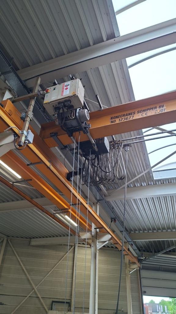 2x boveloopkraan konecrane, Ophalen
