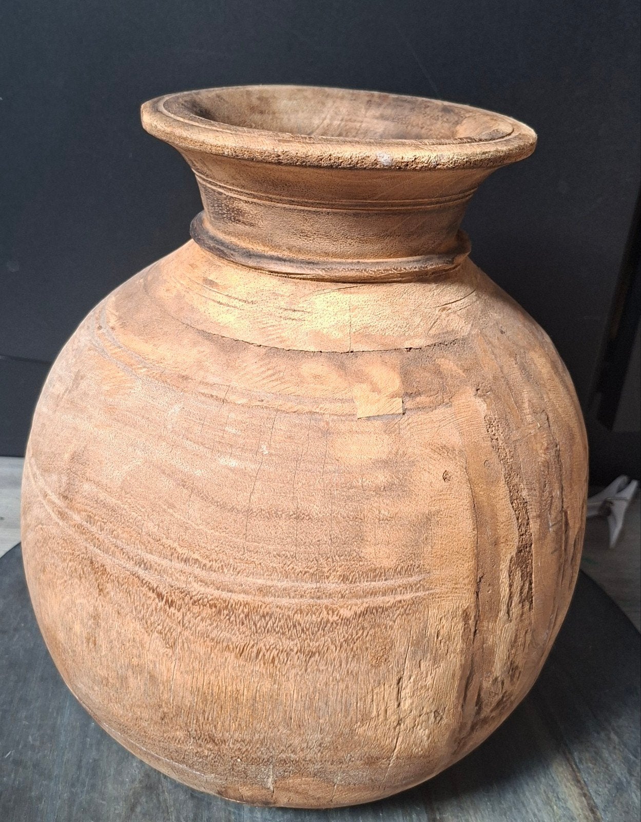 Grote Nepalese houten pot - 30 cm hoog, Ophalen of Verzenden, Overige materialen