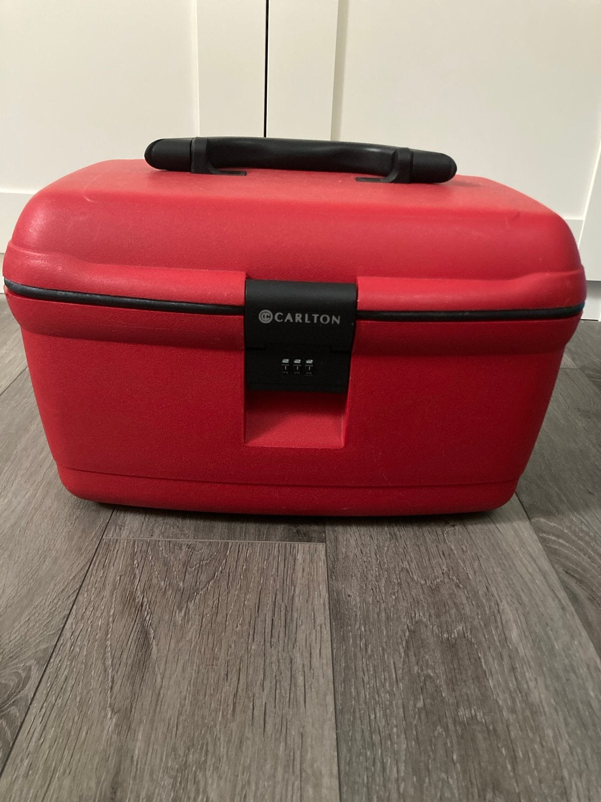 Carlton Beautycase Rood - 40x25x25 cm met cijferslot, Gebruikt, Ophalen of Verzenden, Met slot, Hardcase