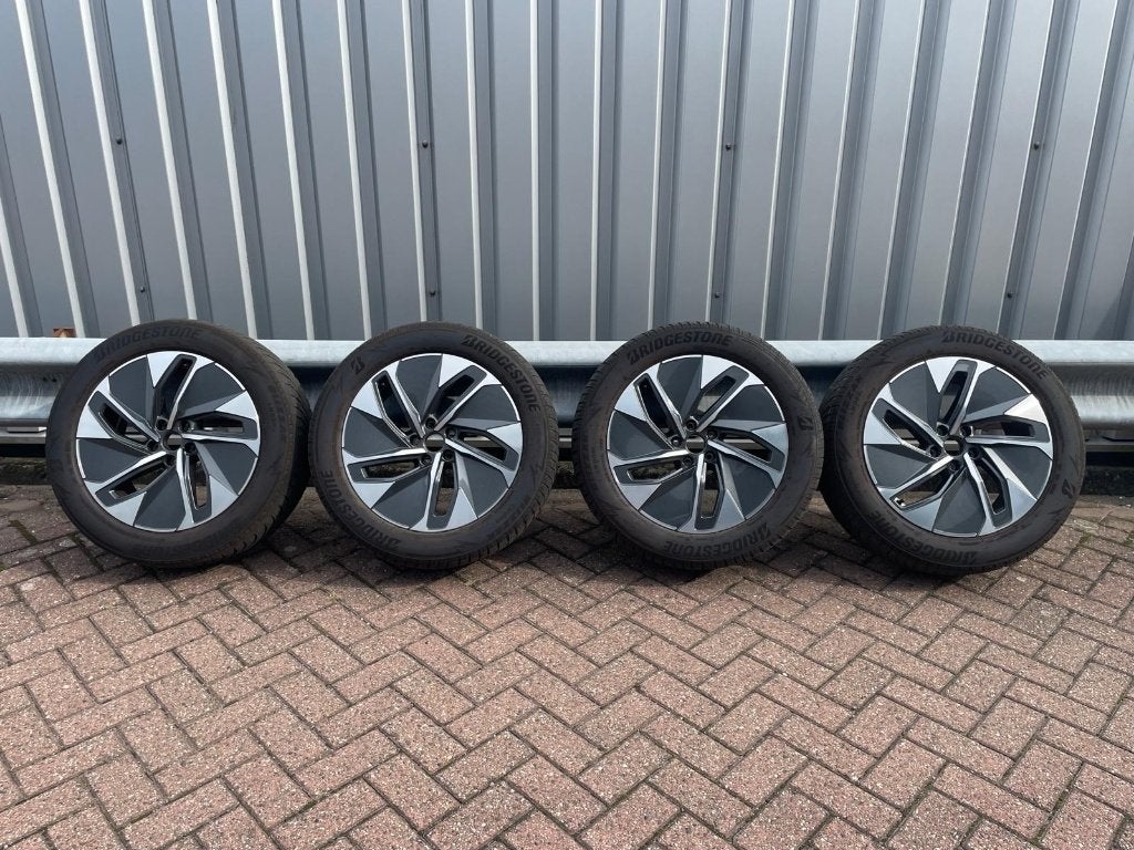 VW ID.4 19 inch "Hamar" Winterset Origineel af fabriek, Gebruikt, 255 mm, Banden en Velgen, Winterbanden