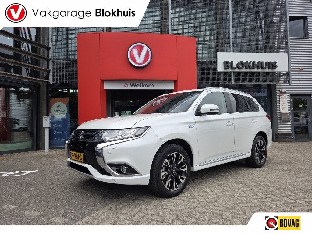Mitsubishi Outlander 2.0 PHEV Executive Edition | Navi | Cam, Auto's, Stof, 4 cilinders, 1820 kg, Wit