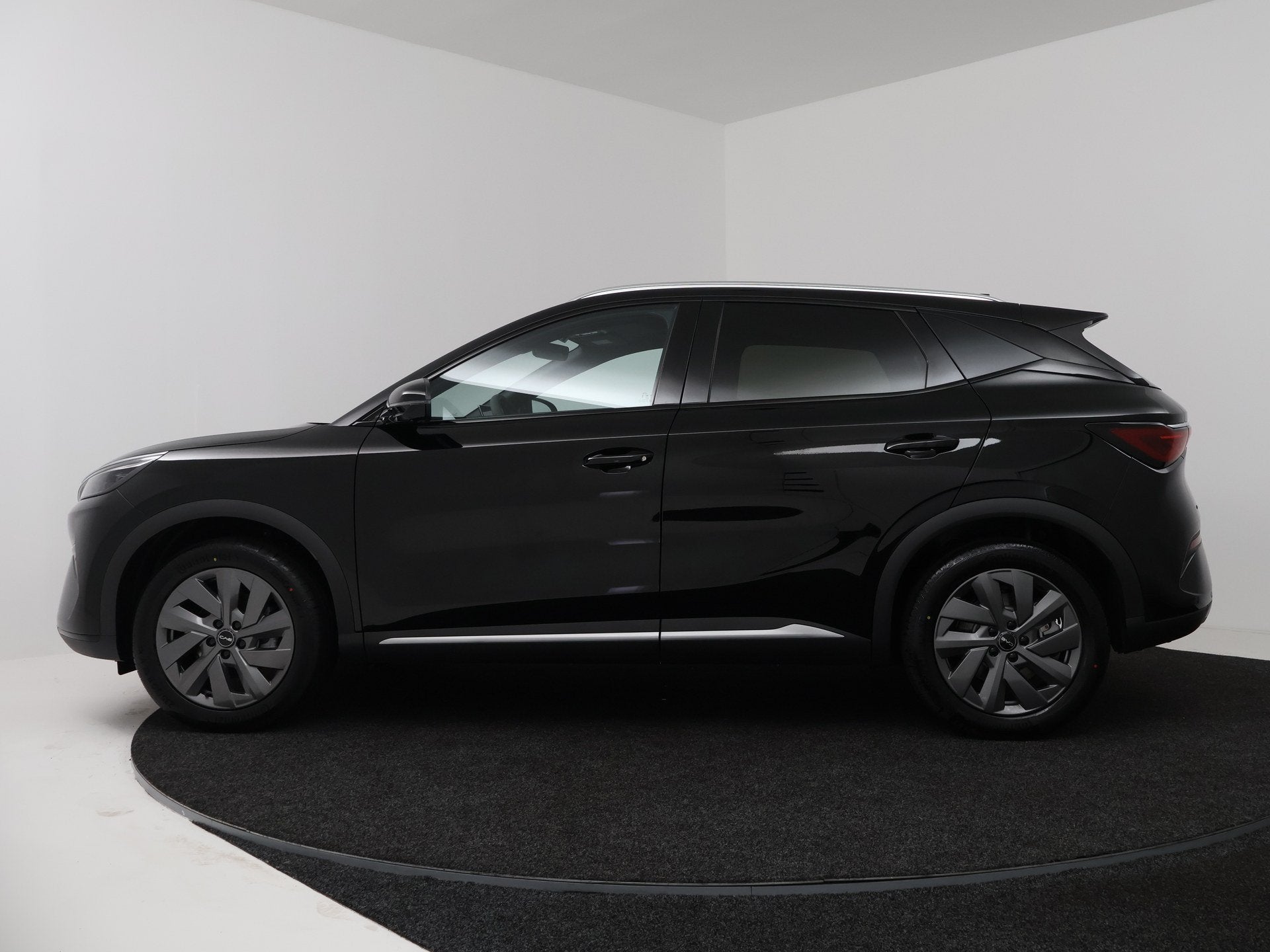 BYD Atto 3 EVO Excellence AWD 74.8 kWh | Nieuw & Direct uit, Auto's, BYD, Automaat, 12 maanden, Zwart, Zwart