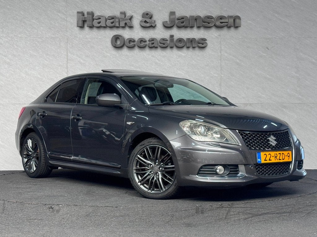Suzuki Kizashi 2.4 Sport Trekhaak Memory seats Stoelverwarmi, Auto's, Suzuki, Euro 5, Gebruikt, Zwart, 4 cilinders