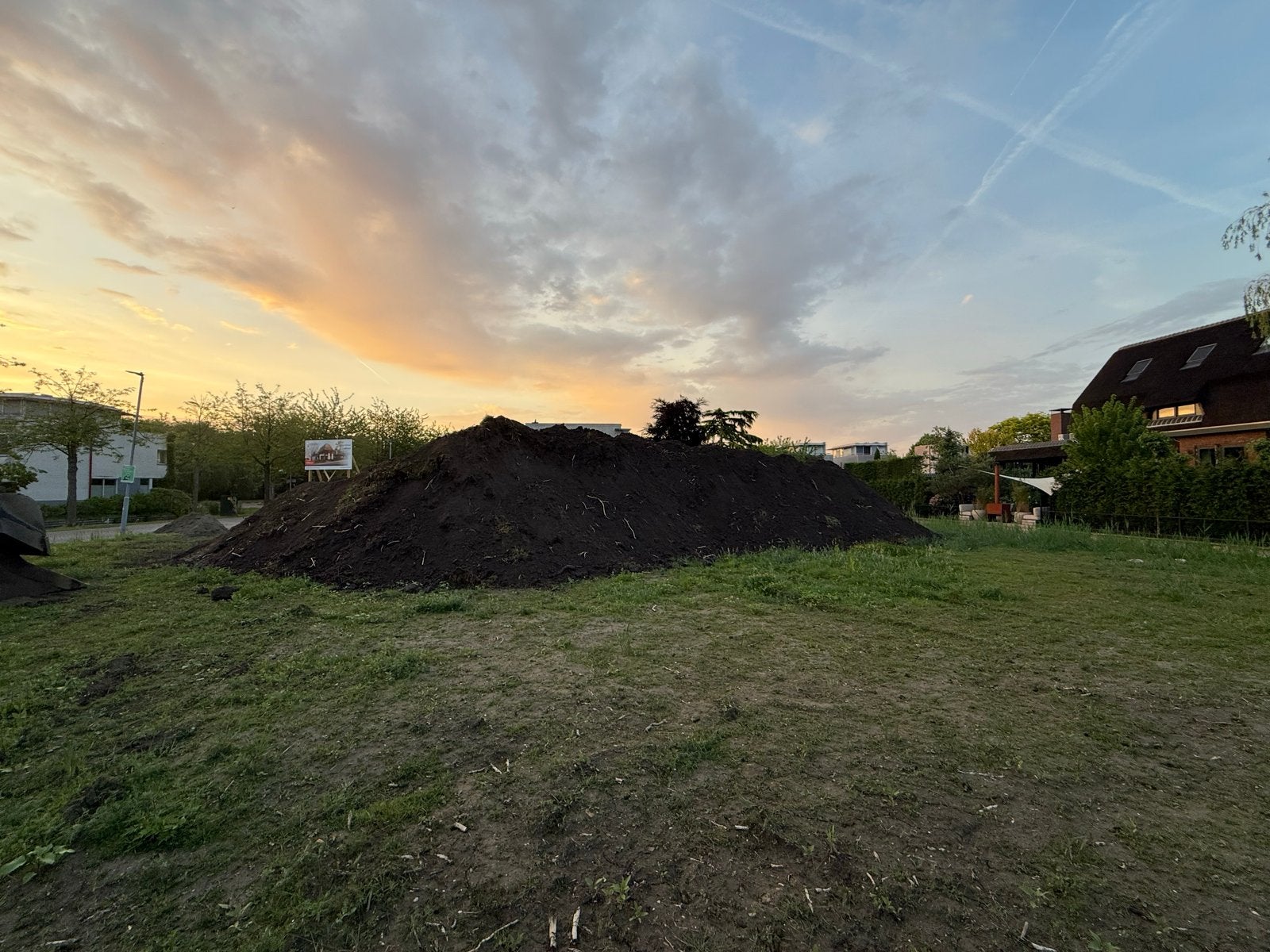 300 kuub schone grond gratis af te halen in Rotterdam, Tuin en Terras, Zand, Ophalen, Gebruikt, Ophoogzand
