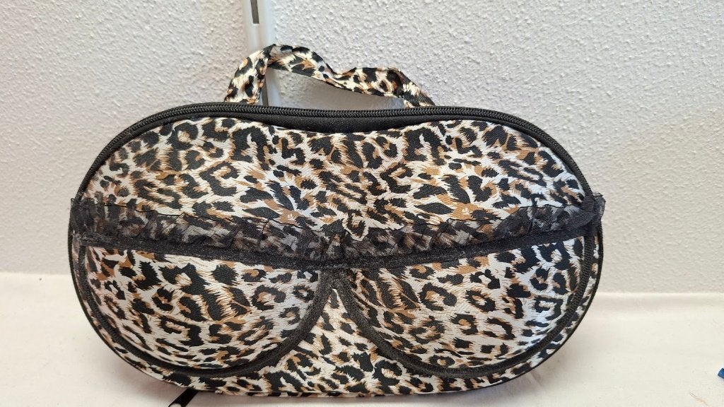 Leopard print bh-etui/reisetui/ondergoed of handtas, Ophalen, Zo goed als nieuw, Overige kleuren, Handtas