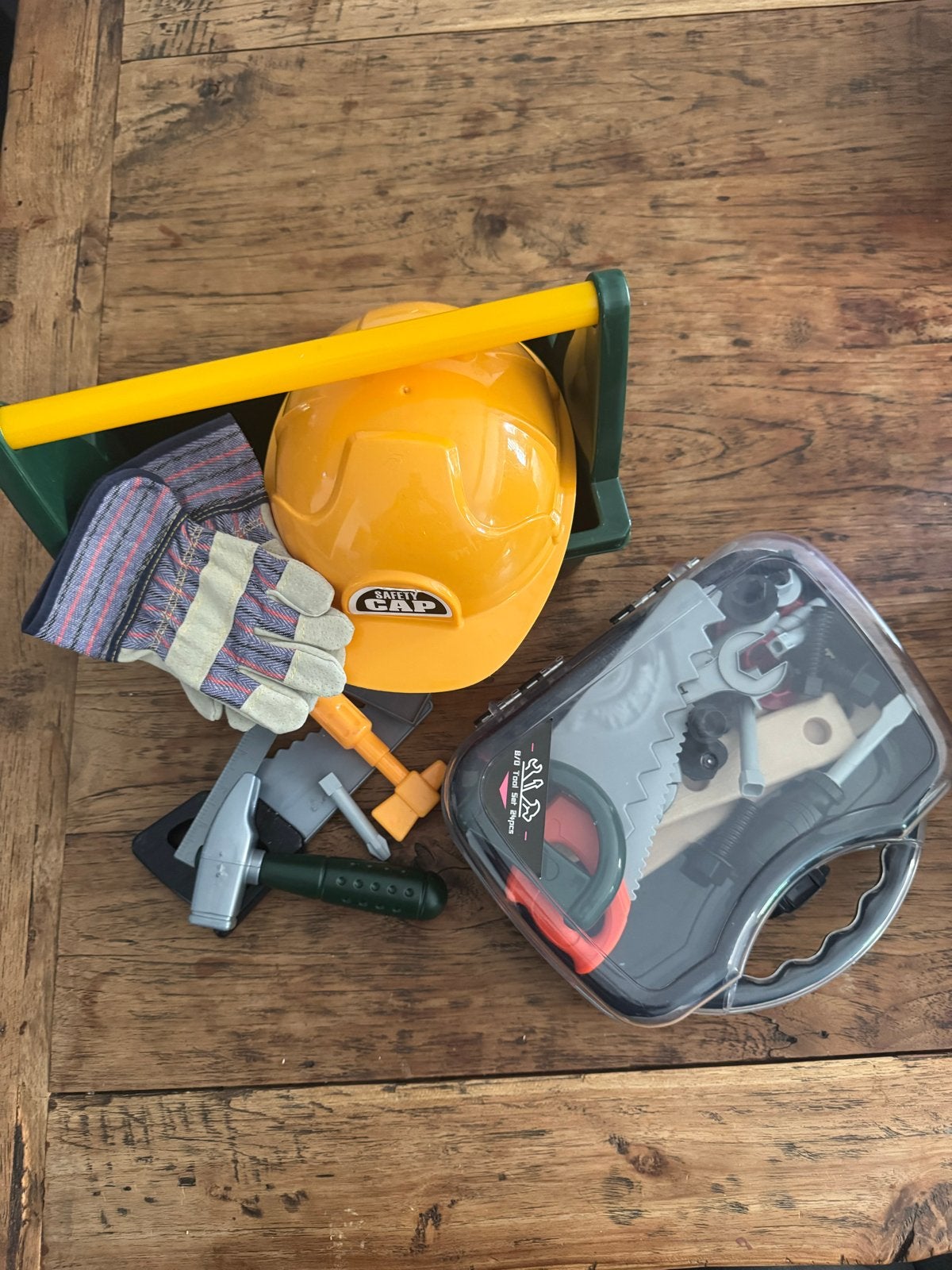 Kinder bouwset met helm, gereedschap en gereedschapskist, Ophalen, Gebruikt, Bouwen