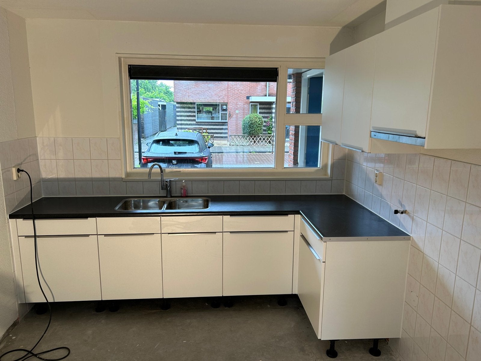 Gloednieuwe ongebruikte keuken met wasbak en kraan, Ophalen, Wit, Nieuw, Enkelwandige keuken