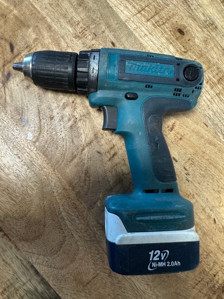 makita Schroefboormachine voor onderdelen, Ophalen of Verzenden, Gebruikt, Boor- en Schroefmachine