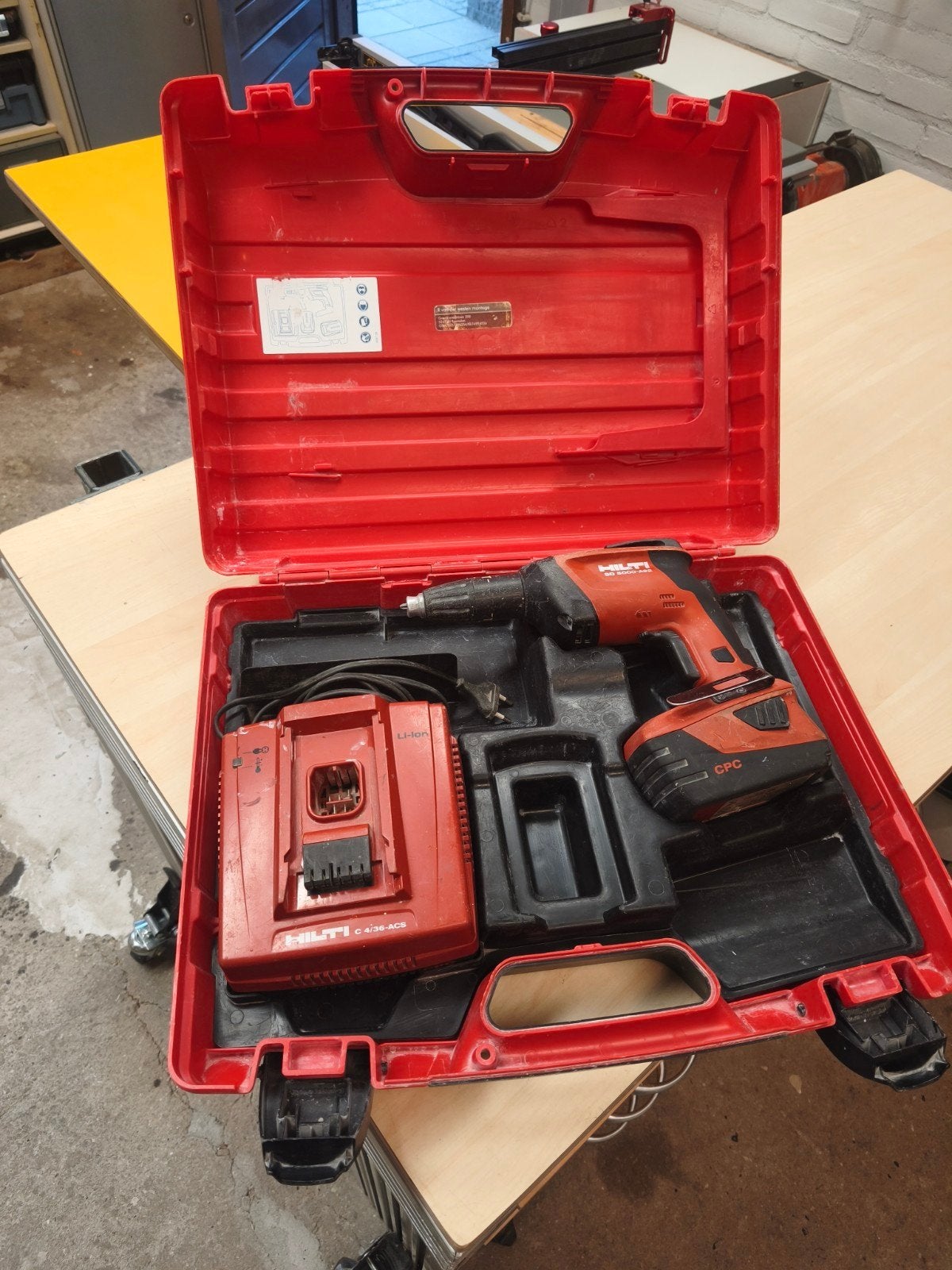 Hilti sd 5000 - a22 gipsplaat schroef machine, Ophalen of Verzenden, Zo goed als nieuw