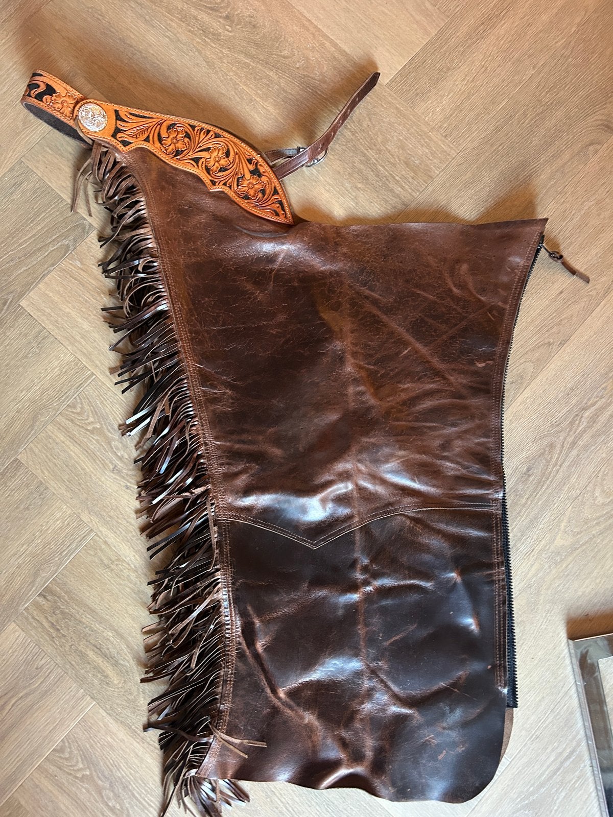 Chaps (lang) van leer met franjes (maat: S), Verzenden, Onderkleding, Zo goed als nieuw, Bruin