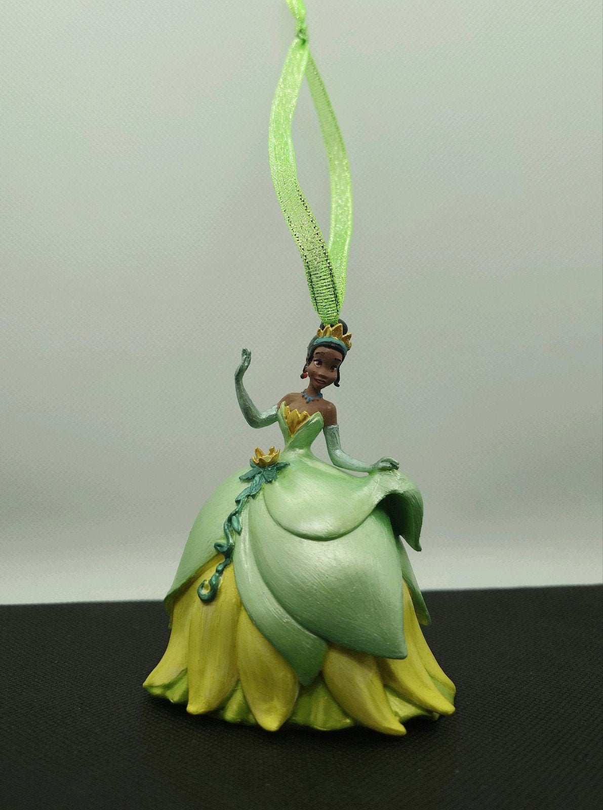 Disney prinses Tiana kerst ornament hanger kerstbal, Ophalen of Verzenden, Zo goed als nieuw, Beeldje of Figuurtje