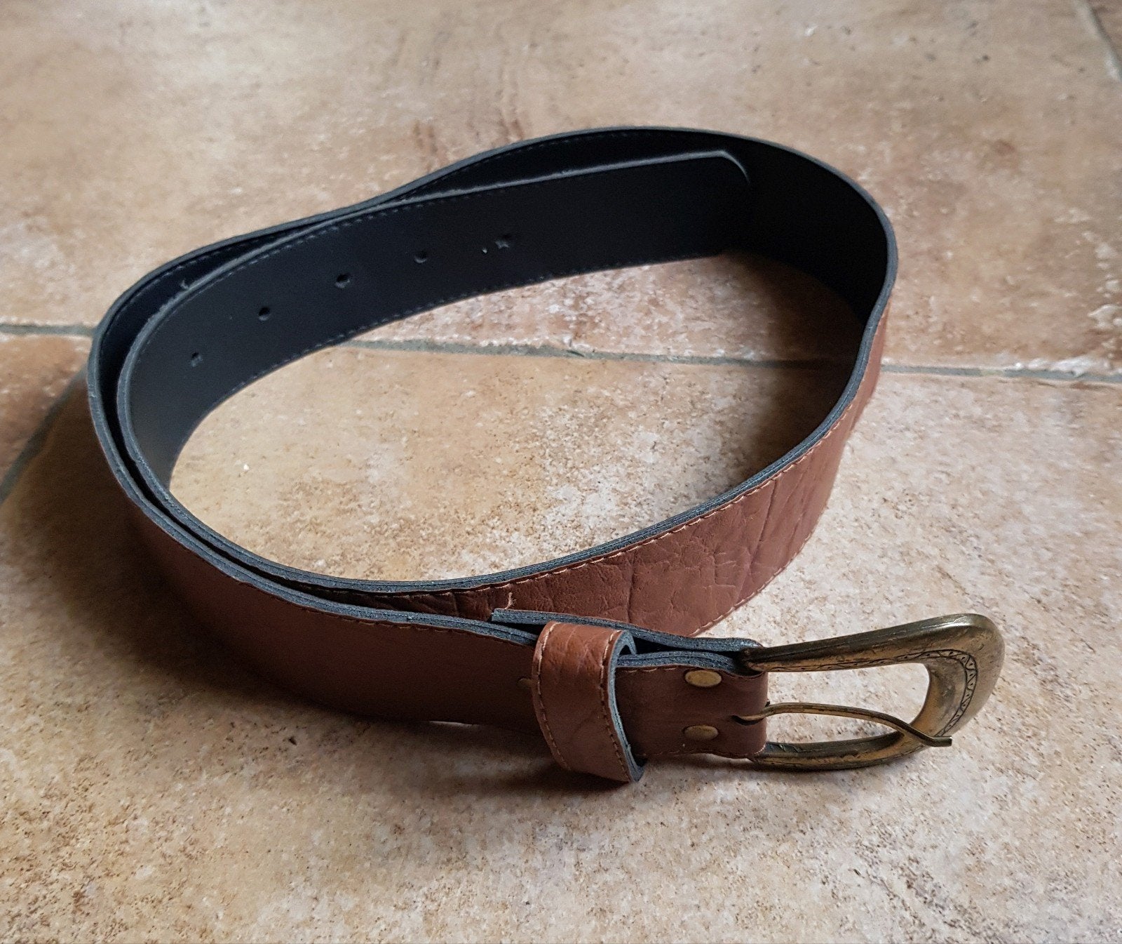 bruine riem met goudkleurige gesp, Ophalen of Verzenden, Gedragen, Bruin