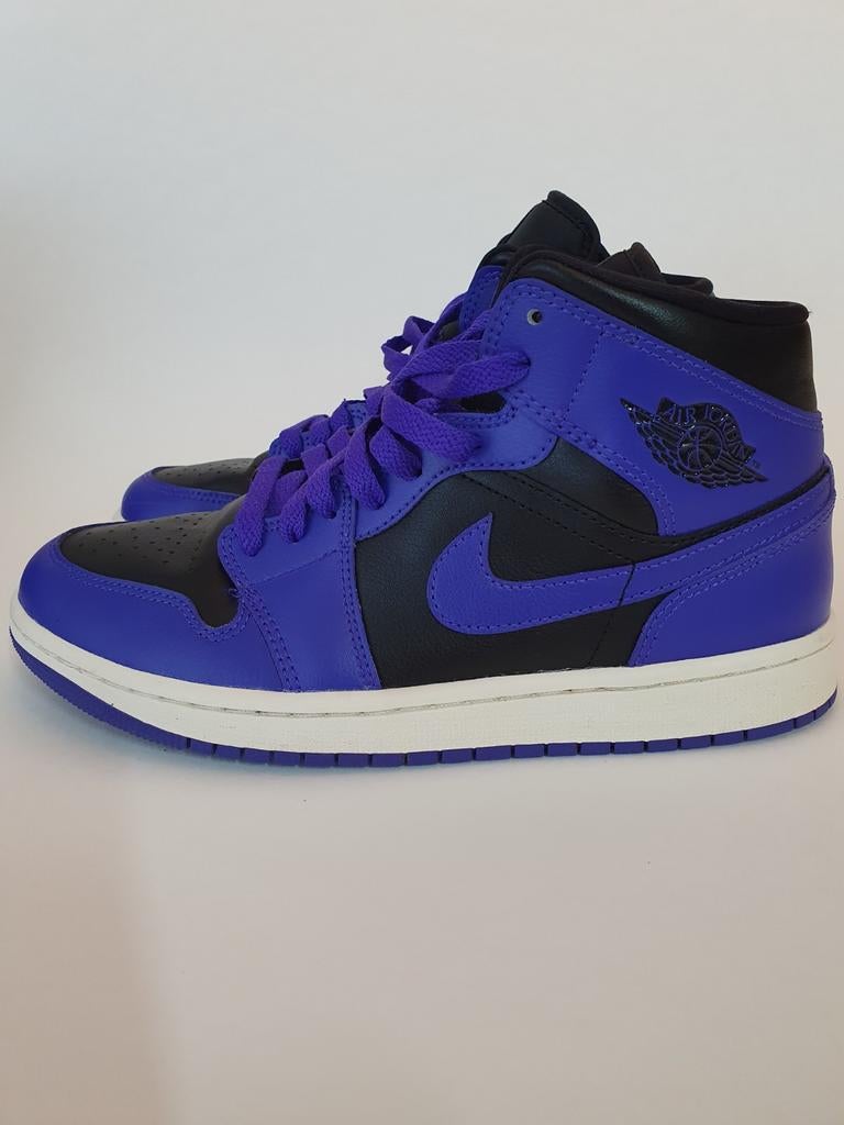 Nike Air Jordan 1 Mid Purple Black 40.5 EU, Ophalen of Verzenden, Zo goed als nieuw, Schoenen