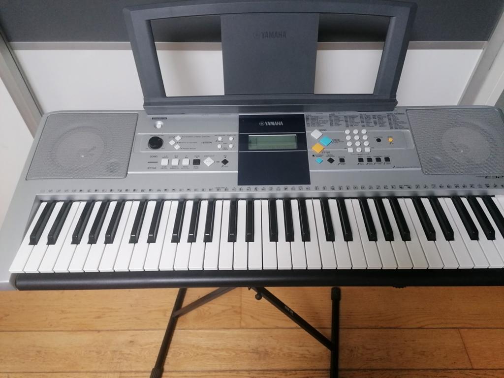 Keyboard Yamaha PSR E 323, Ophalen of Verzenden, 61 toetsen, Yamaha
