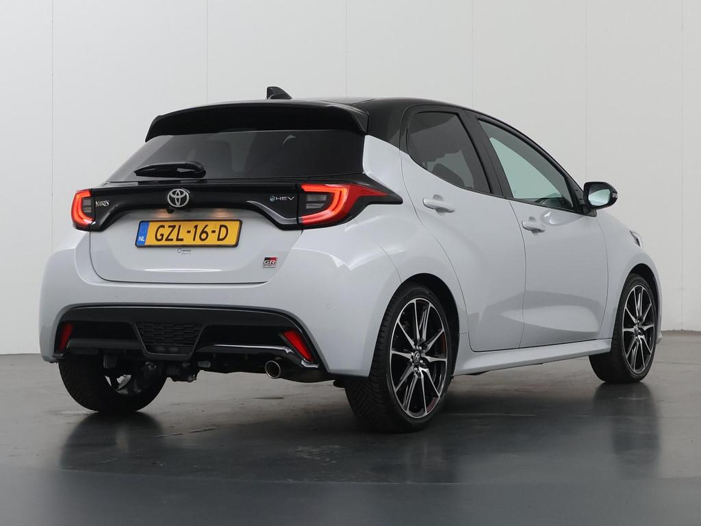 Toyota Yaris 1.5 Hybrid 130 GR SPORT | Navigatie | Sportstoe, 450 kg, Gebruikt, 450 kg, Bedrijf