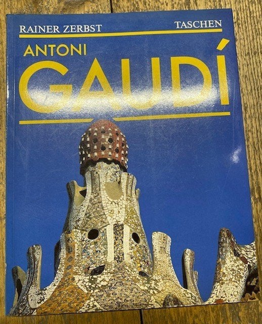 Boek - 770 - Antoni Gaudí - Rainer Zerbst, Boeken, Ophalen of Verzenden, Zo goed als nieuw
