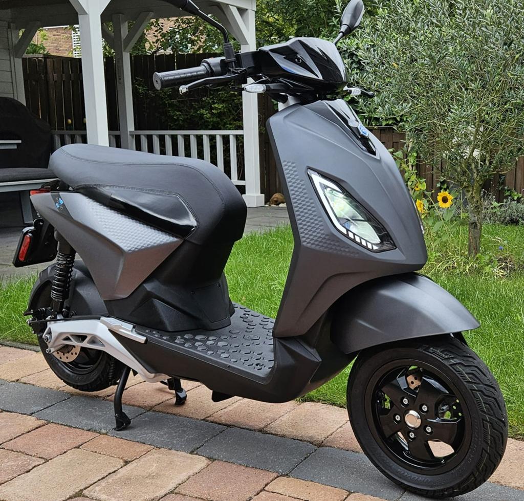 Piaggio one, Ophalen, Zo goed als nieuw, Elektrisch, Overige modellen