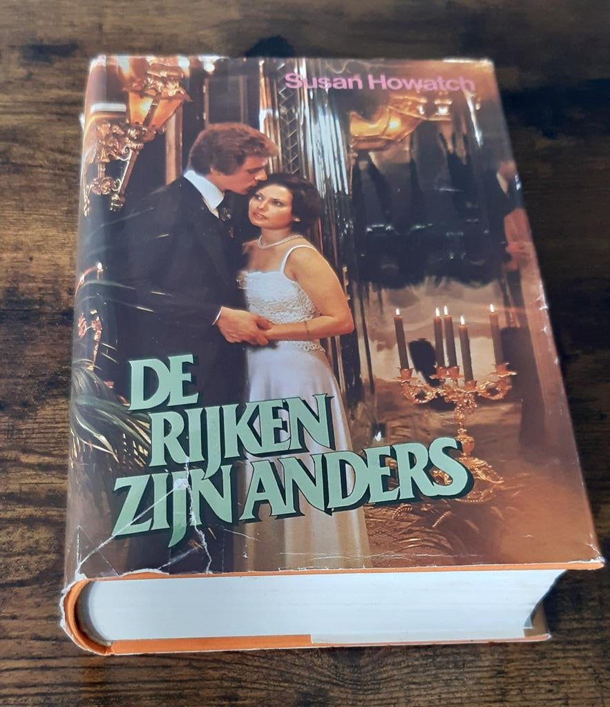 De Rijken Zijn Anders - Susan Howatch, Boeken, Romans, Ophalen of Verzenden