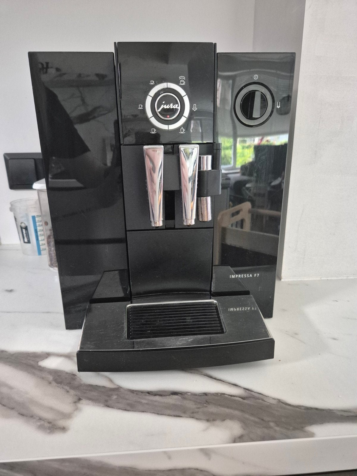 Jura Impressa F7 Koffiemachine - Volautomatisch, Witgoed en Apparatuur, Koffiezetapparaten, Ophalen, Gebruikt, Koffiemachine, Koffiebonen