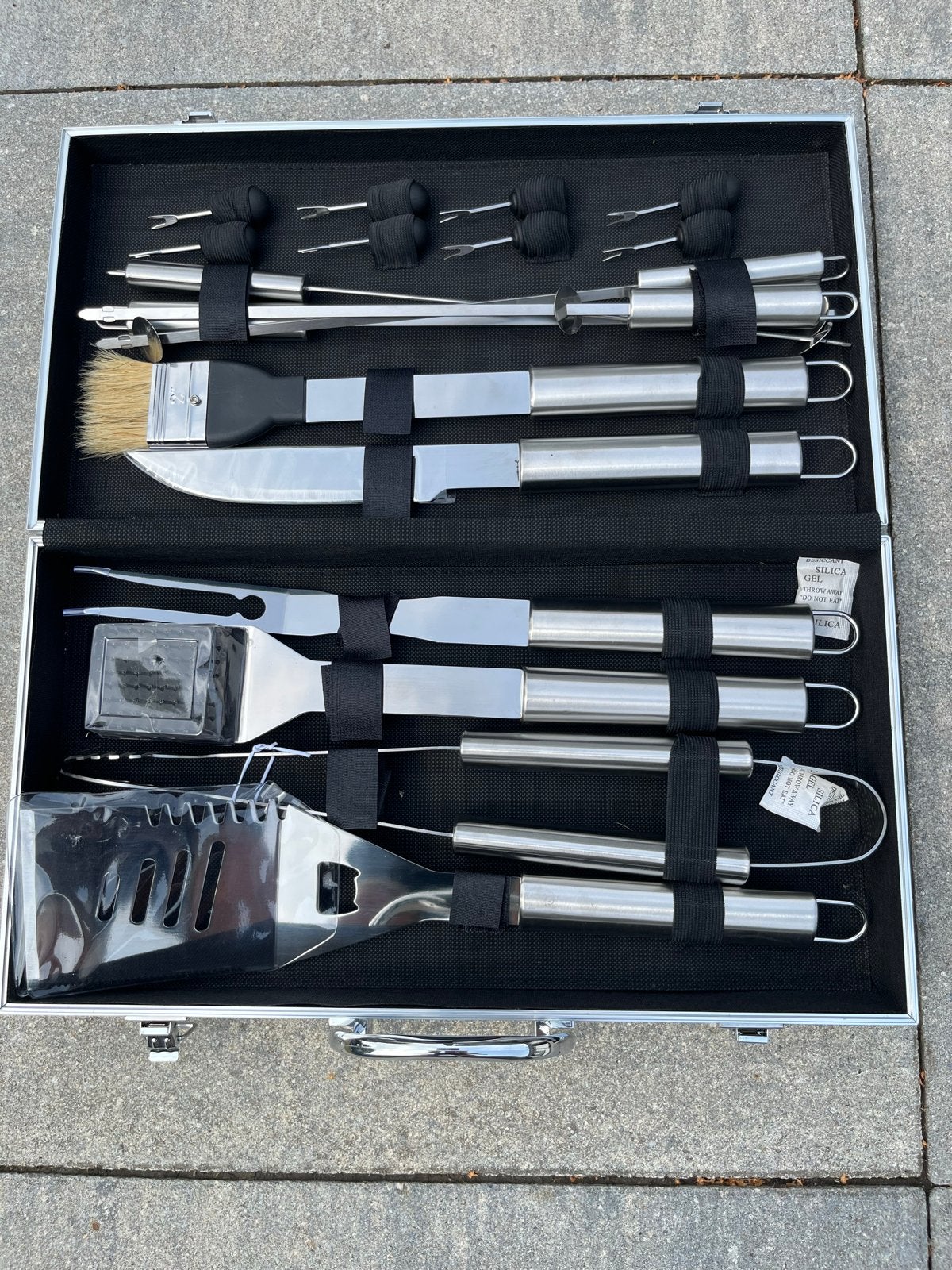 Complete BBQ Gereedschap Set in Koffer - 18 Delig, Ophalen, Nieuw